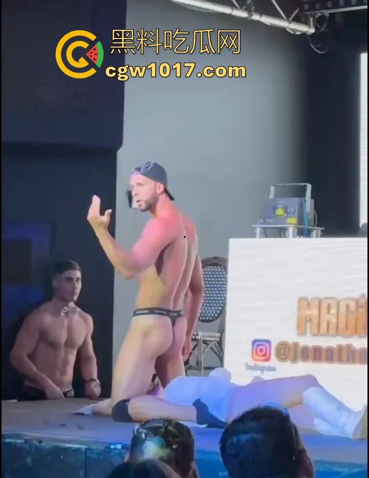 疯马秀都开到香港了吗？澳洲magicman裸男脱衣秀表演视频曝光，随机挑选女观众上台模拟性爱，动作极其辣眼！-2