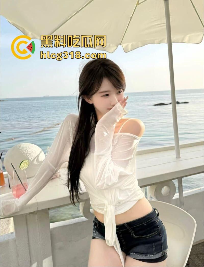 兄弟住院卧床不起，我直接在病房点了个跳舞妹子陪他看，妹子一跳他嘴角居然抖了，做兄弟在心中！-3