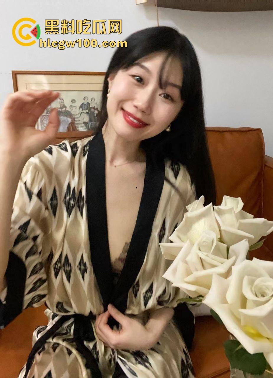 深圳券商圈惊现双标女，高冷女神【林逸薇】实为陪睡高手，专撩有钱老男人，骚浪风骚口活逆天！-5