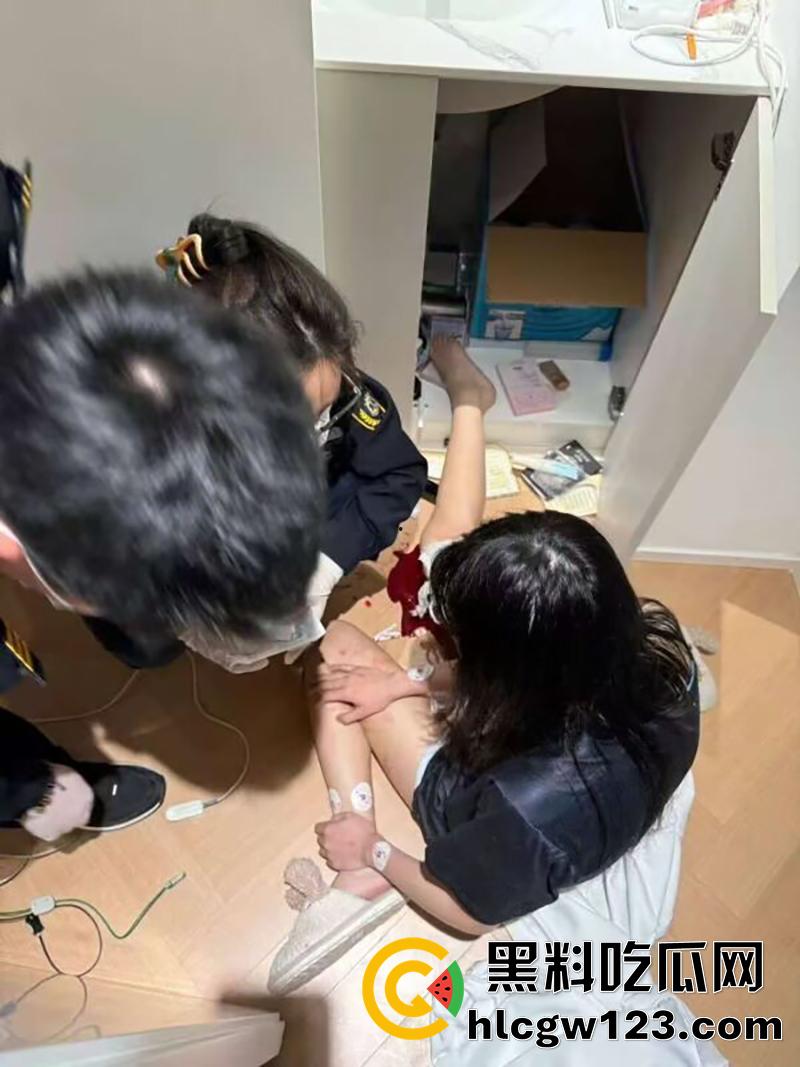 颜值coser【花卷】绿帽大瓜，漫展被富哥400w被包养，竟带前任来富哥房子打炮，结果被曝光！-20