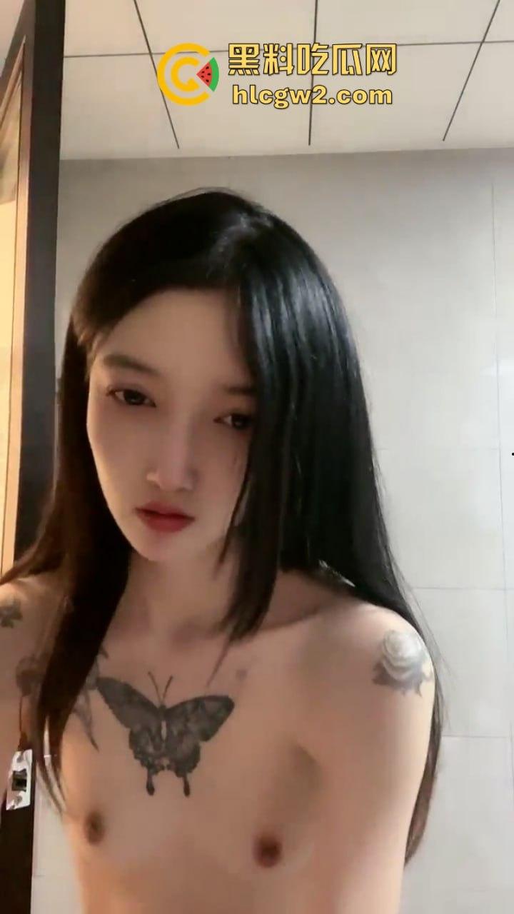 独家爆料！顶级校花颜值女神【小蝴蝶会飞】下海黄播露脸收费房福利 大长腿道具自慰狂插！-4