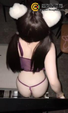 抖音30万粉纯情萝莉【小甜甜】福利视频泄密，嫩逼喷水惊呆舔狗，女菩萨还是骚母狗？-15