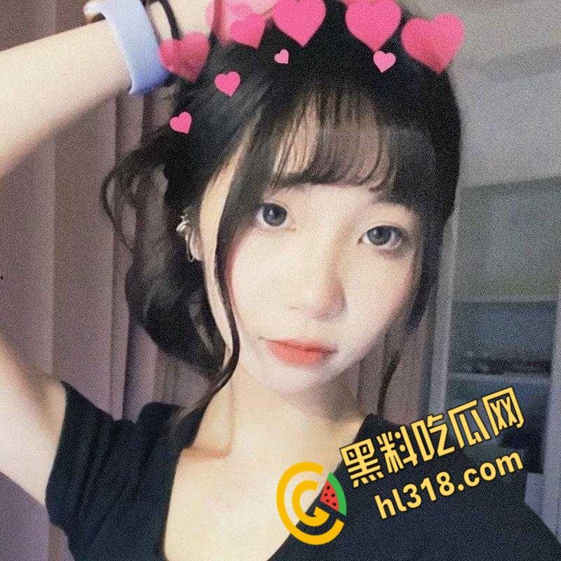 泉州师范学院【黄梦颖】，在学校是清纯高冷女神，私下和炮友床都干塌，馒头白虎逼被干的白浆四溢！-3