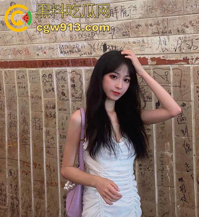 别人老婆就是刺激！河南郑州已婚少妇，网吧打游戏被勾搭，直接带去宾馆啪啪，这口交技术太赞了！-2