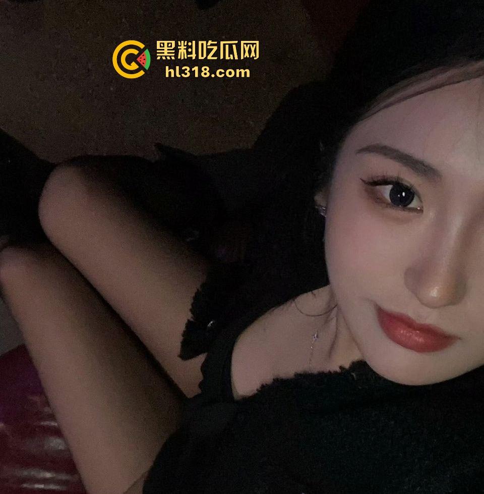 约炮外五县极品健身瑜伽裤，颜值超高臀部饱满，穿情趣内衣被无情后入猛烈抽插，诱惑无比！-9