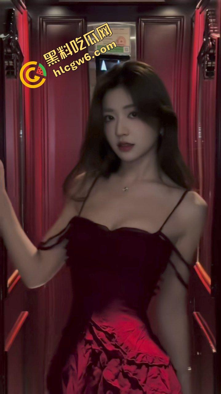 抖音极品超美御姐反差婊网红骚鸡『梨涡姐姐』开盒曝光淫姐 私下与金主激情舔鸡操逼！原创独家流出！-8