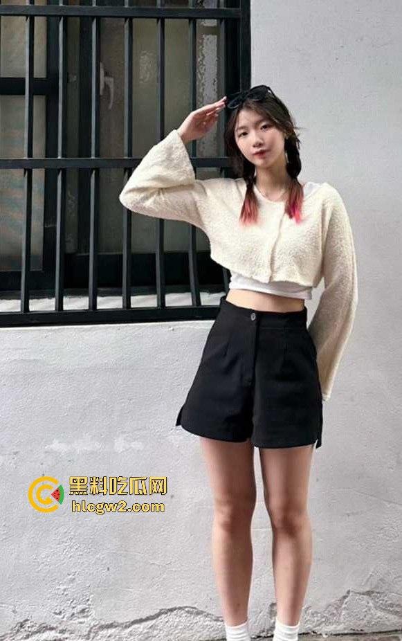 长沙技术师范大学学生妹【宗雨菲】自慰视频遭渣男曝光 身材火辣揉奶表演 让人看了硬到爆炸！-7