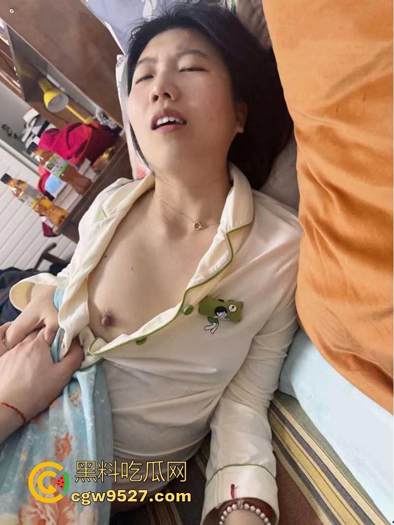 广东潮汕美艳少妇【林奢怡】性爱私拍曝光，表面端庄贤淑，私下却是偷情的反差婊，身材火辣诱人至极！-10