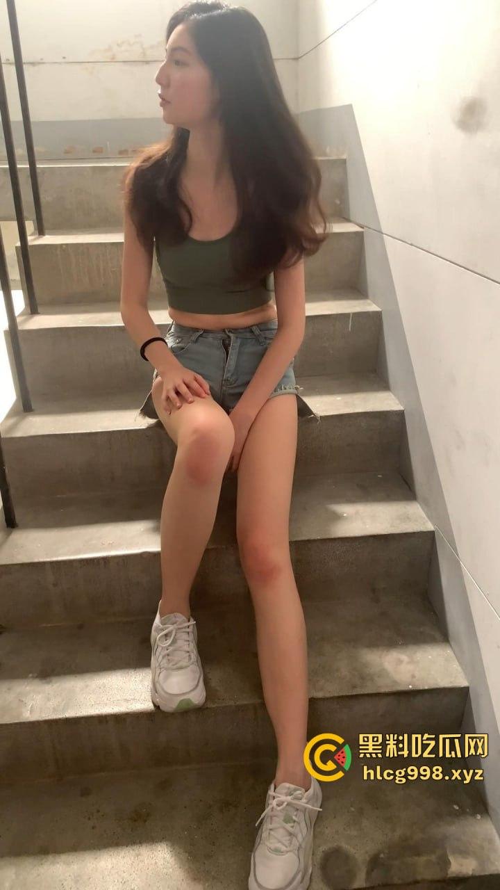 台湾模特【汪淼】骚气十足！情趣内衣轮着换，大长腿让老公天天交公粮撑不住！-7