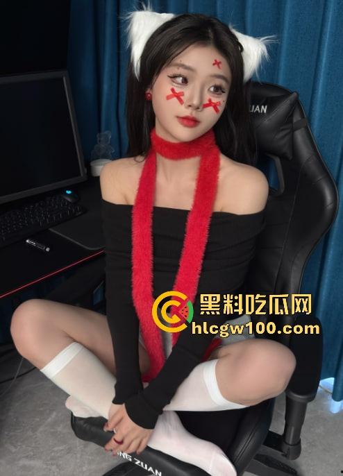 四川艺术职业学院学生妹【梁柳】火辣曝光，情趣套装脱衣裸舞定制，小穴粉嫩奶子挺拔，神级反差婊骚到极限！-2