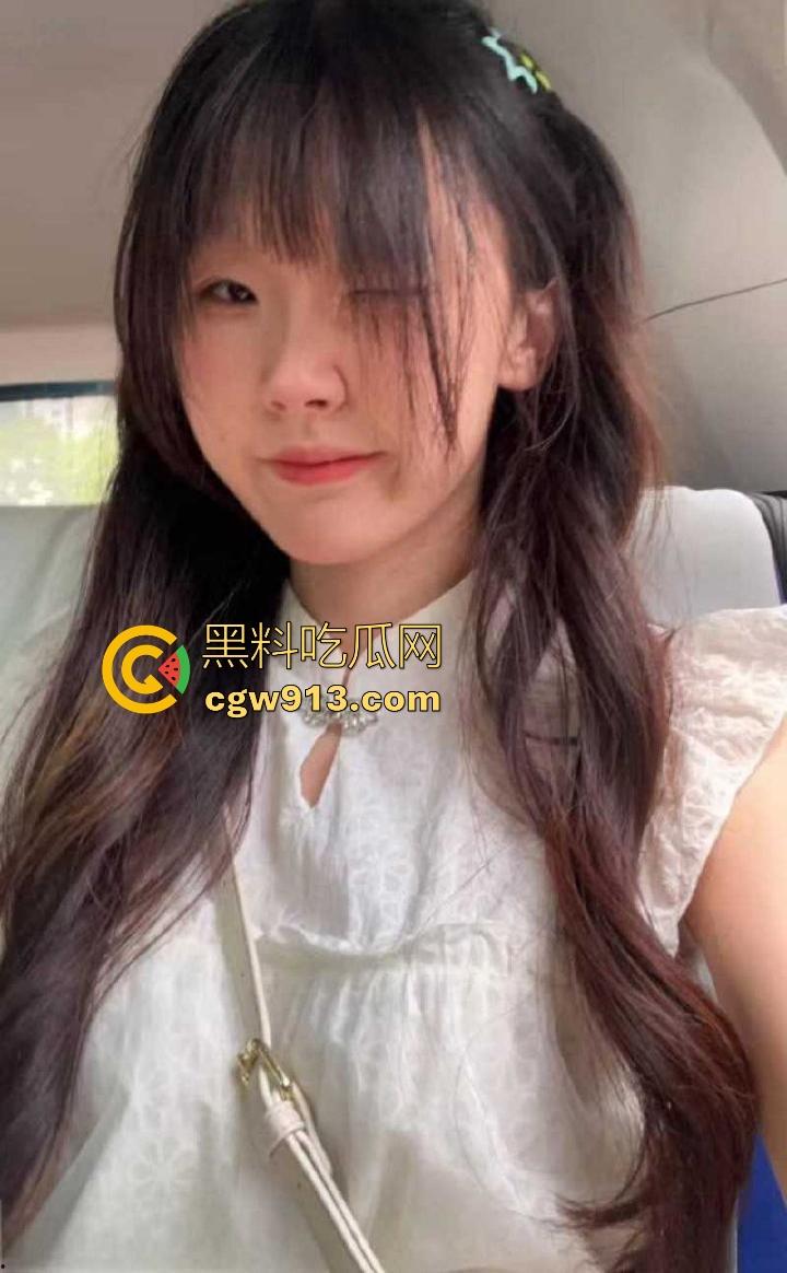 广西师范学院【王楚润】奔现网恋男友，见面后主动献身骑乘，又淫荡又饥渴，为什么我遇不到这么的网友！-2