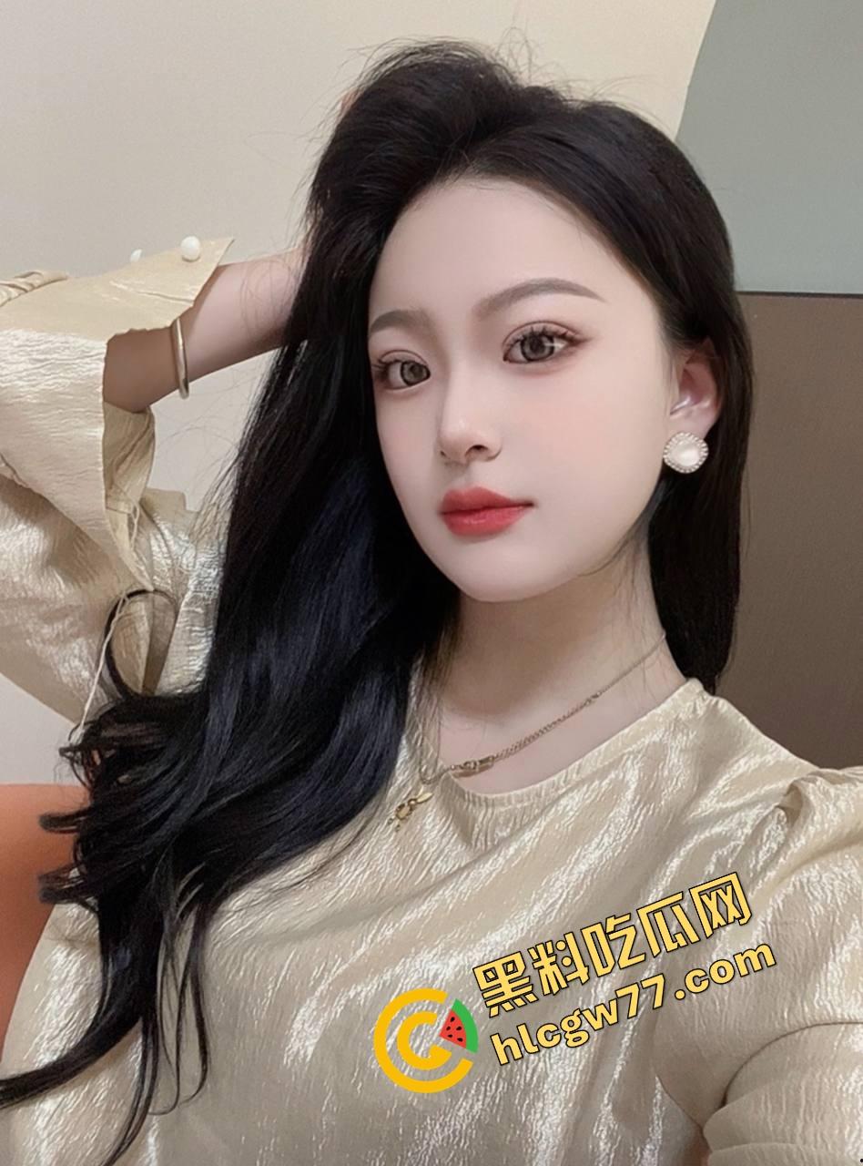 临沂艺术学院学姐『冯悦悦』情趣内衣被男友操翻，嘴里吸精身体爽颤，原来最骚的是最会装的那种！-1