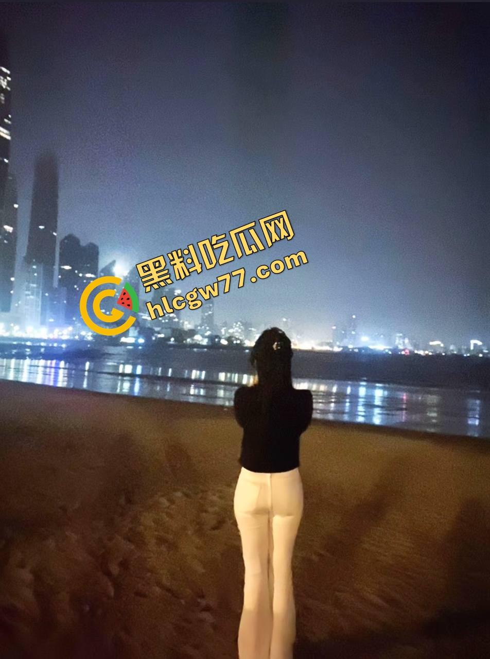 临沂艺术学院学姐『冯悦悦』情趣内衣被男友操翻，嘴里吸精身体爽颤，原来最骚的是最会装的那种！-5