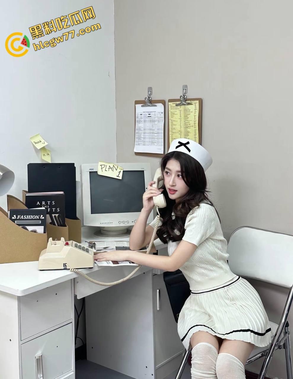 湖南长沙技术学院学姐【郭琳琳】清纯皮下骚到爆!黑丝捆绑肛塞狂浪,粉鲍淫叫勾金主猛操!-2