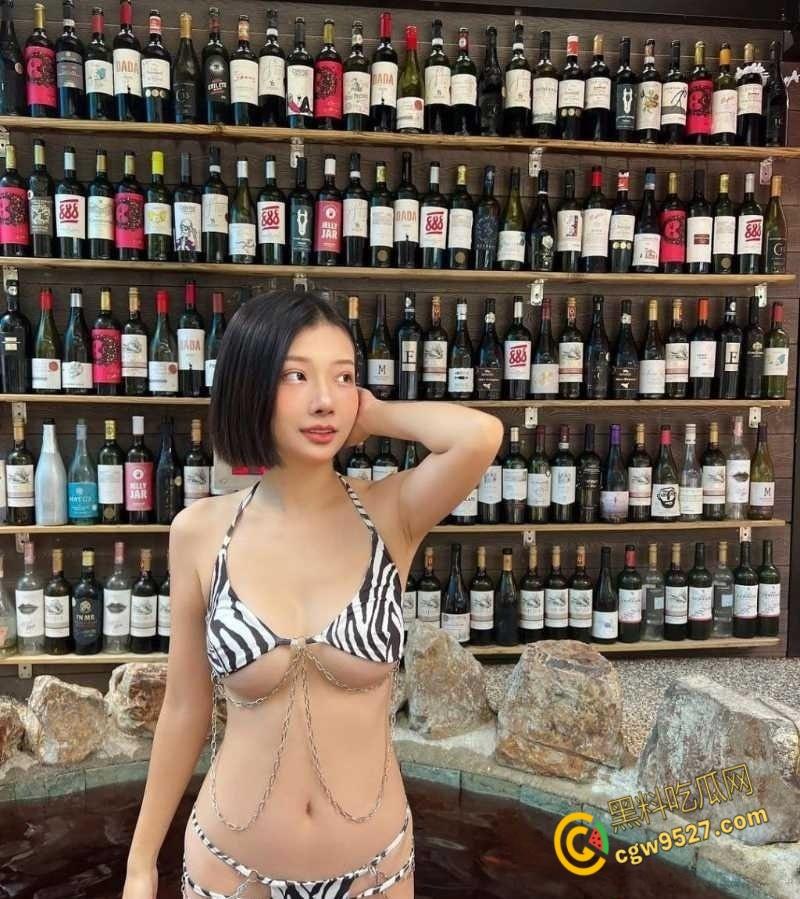 天津极品少妇【童杏丽】，性感女神露脸调情，口交技术一流，女上骑乘疯狂榨精，表情诱人！-5