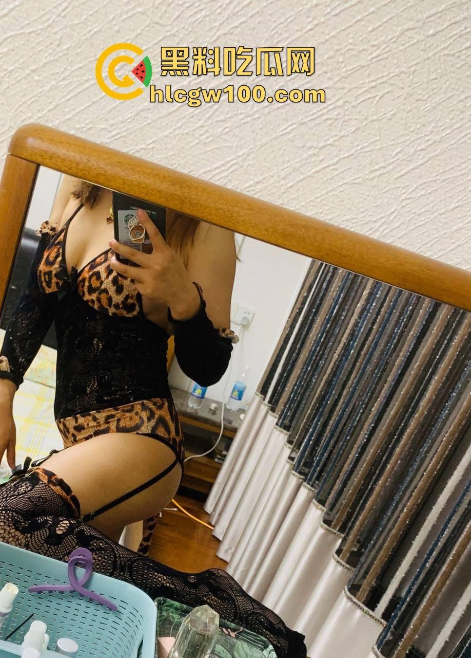 江苏常州携程旅游青枫公园营业部【林飞飞】自怕视频流出,极品身材美乳全程高能 据说现在还在里面上班。-3