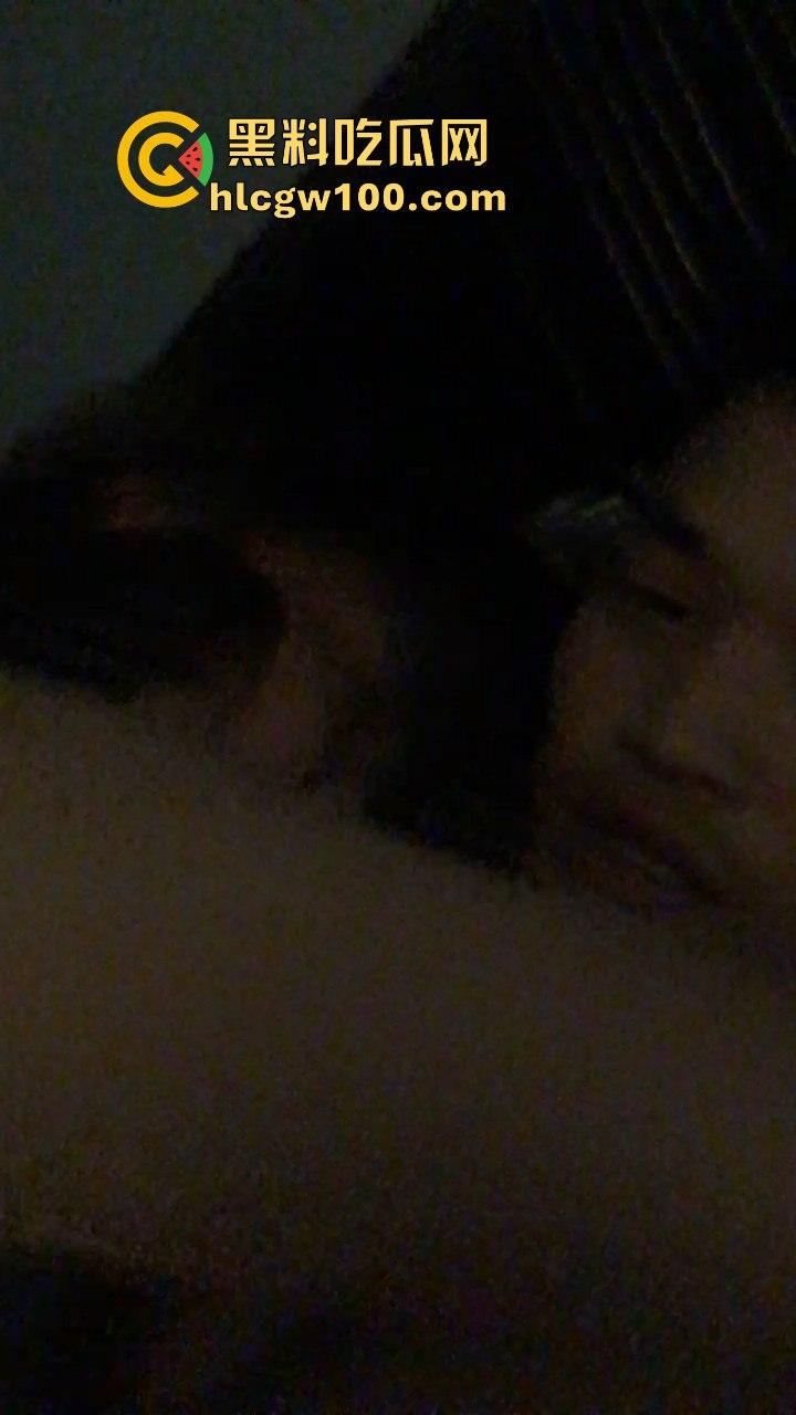 江苏常州携程旅游青枫公园营业部【林飞飞】自怕视频流出,极品身材美乳全程高能 据说现在还在里面上班。-13