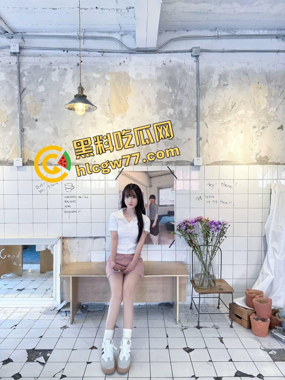 延边奶茶店骚母狗店员『李丹』被操到痉挛,JK装下藏着粉鲍肥臀,内射后入爽翻天,反差感太TM带劲!-3