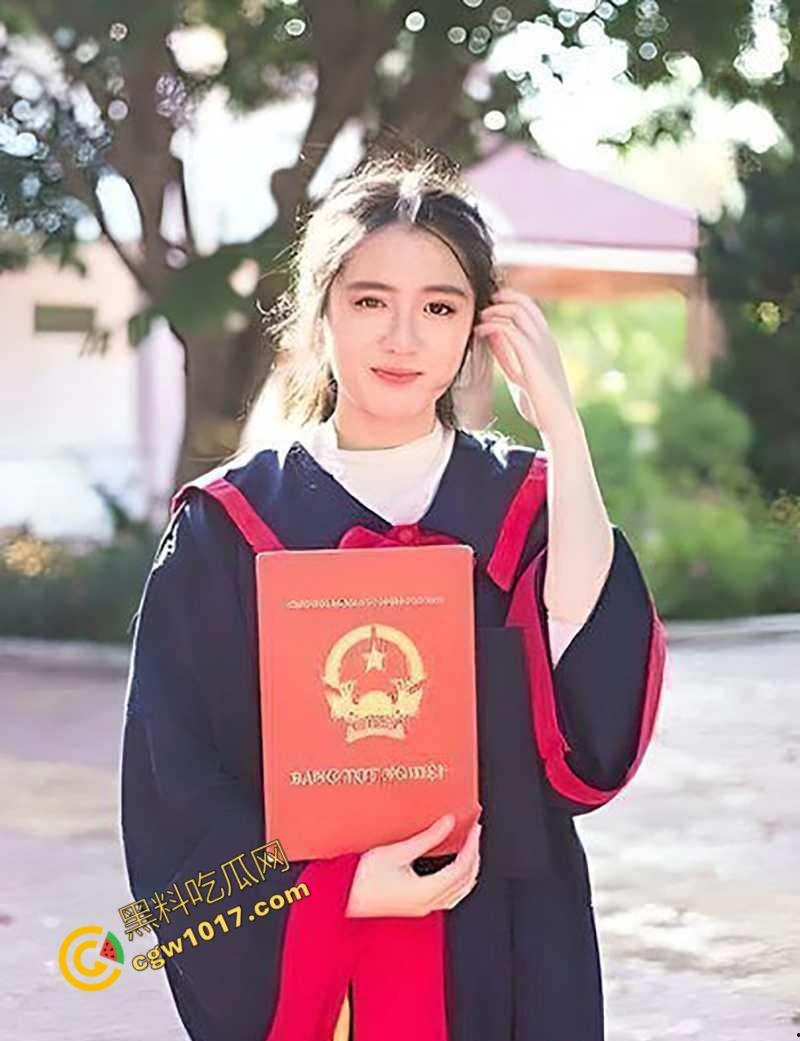 越南美女人妻检察官【邓黎琼江】与富商偷情视频流出！露脸口交无套做爱，离婚离职彻底塌房！-4