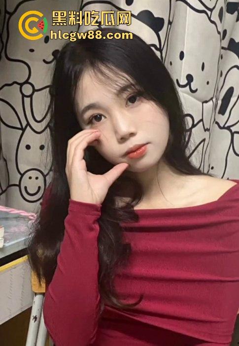 江苏徐州清纯嫩妹【李凝珠】生活照和现实的反差 母狗配丝袜 骚穴随便插 男友炮友直呼太过瘾！-3