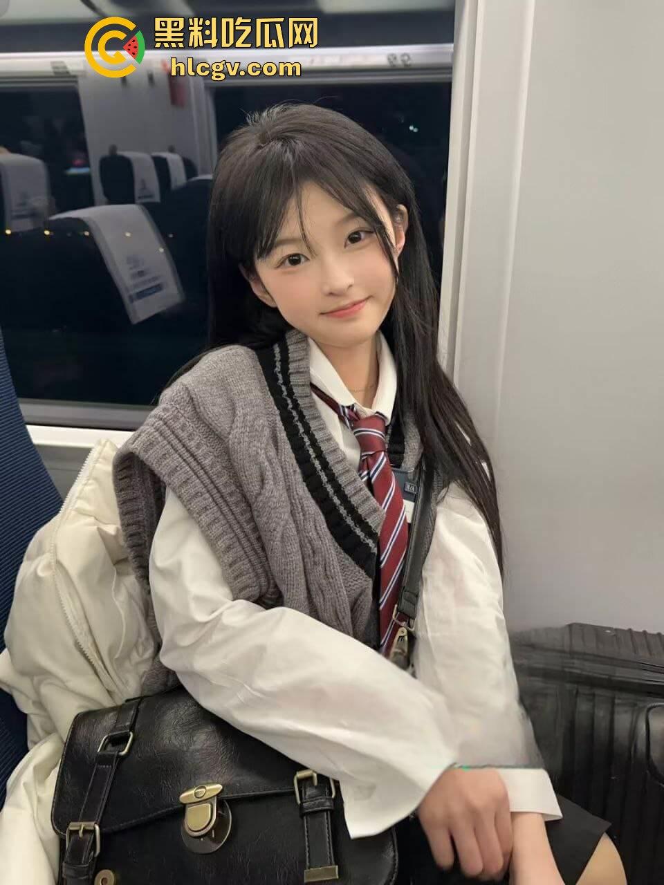 04年小美女【周小喵】在家JK白丝自慰视频流出！一个人自慰也要仪式感十足！-1