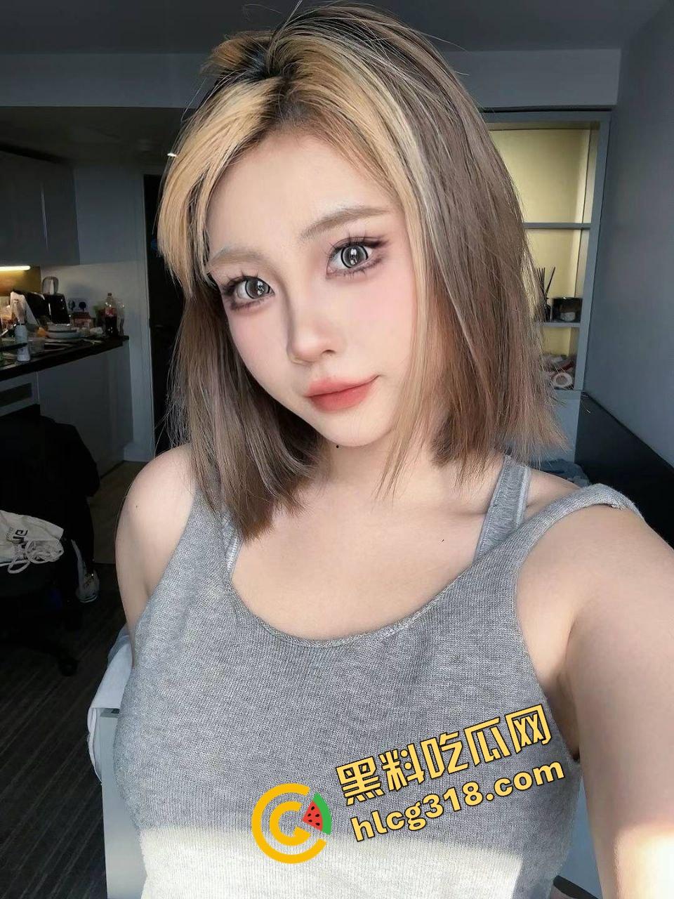 山西太原小骚货为完成主人任务大胆车内全裸露出，邀请路人大爷摸摸看B，大爷不犹豫直接上手！-4