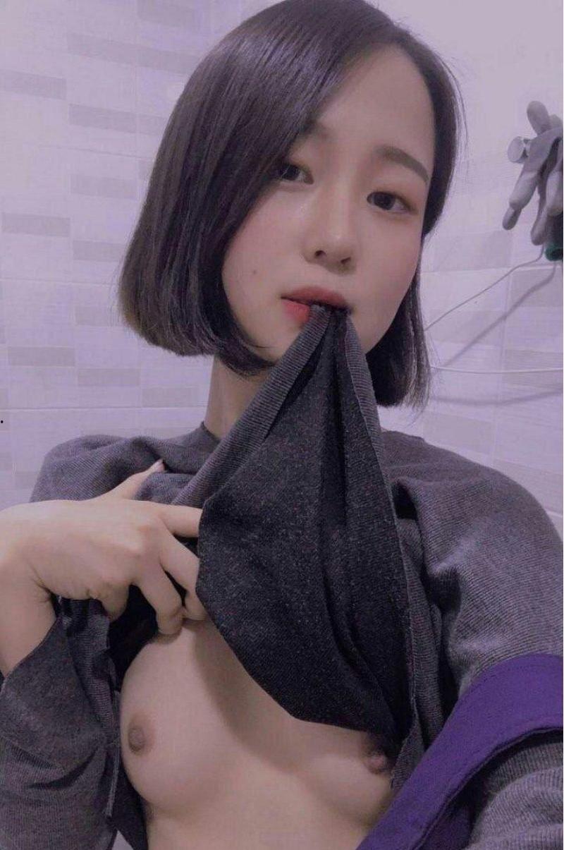 广州理工大学大二短发母狗【李梦伊】遭渣男PUA 脸穴同框视频曝光,反差感爆棚!-4