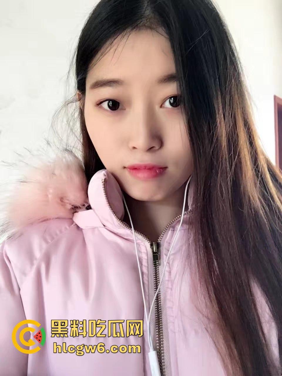 安徽旅游职业学院【苏亚男】裸贷欠钱不还，全裸视频照片外泄，骚样子黑逼直接被扒个底朝天！-6