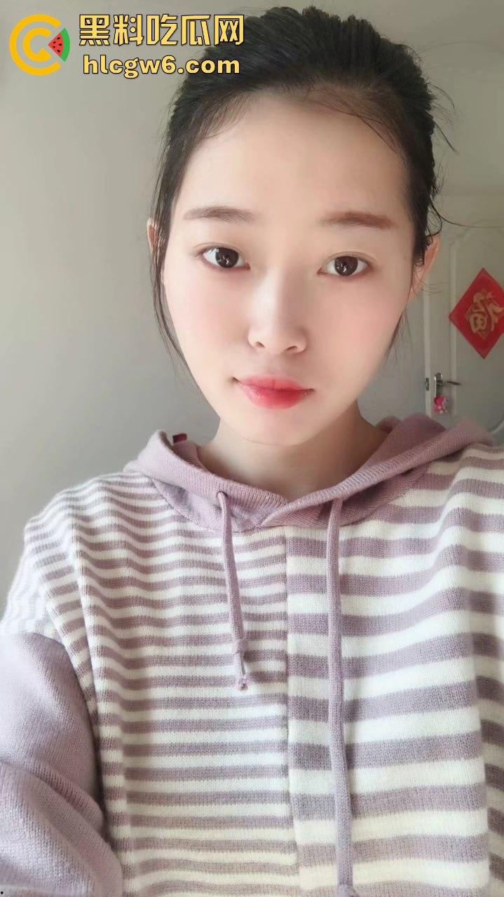 安徽旅游职业学院【苏亚男】裸贷欠钱不还，全裸视频照片外泄，骚样子黑逼直接被扒个底朝天！-13