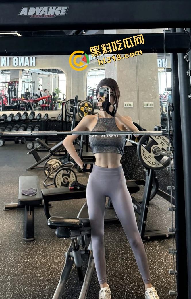 澳圈豪门再曝大瓜『何猷君』早和BY2妹妹孙雨生娃，跟亲妹骨科绯闻，爱妻好老板都是奚梦瑶陪跑出来的人设-15