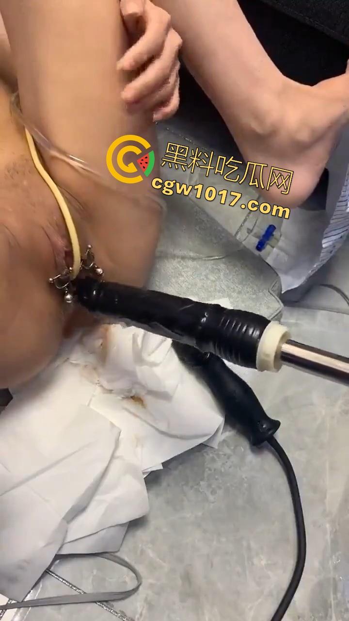 国产大神专业调教，安装尿袋开发菊花，大尺寸假屌其上，极其重口，但也极其专业，狠狠满足小骚逼！-6