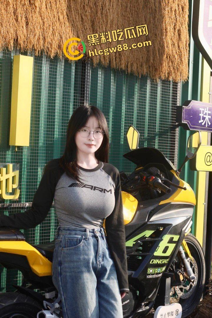 顶级天赋怪豪乳巨奶大雷骚鸡【沈娟】利用身体价值约炮多位单男，大奶还爱吞精回头客无数！-1