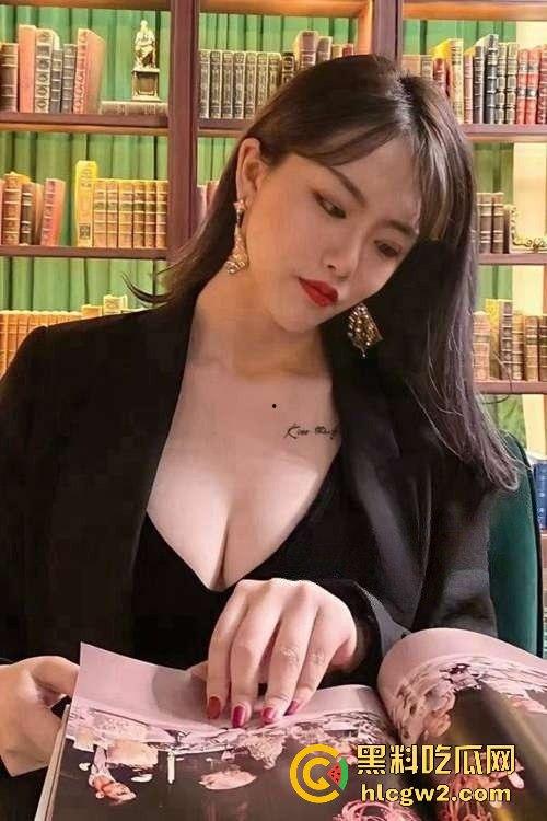 上海外高学历巨乳『李天柔』反差大翻车！清纯外表下的婊子心，和男友激情性爱视频流出，真是骚到不行！-6