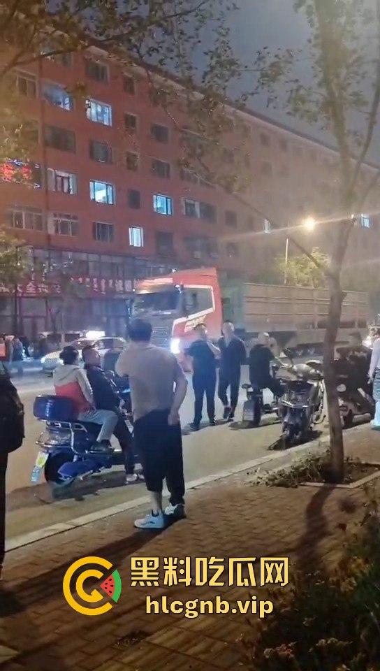 阜新县七楼家庭大战升级！夫妻吵架引发惊天爆炸，整栋楼人心惶惶！-2