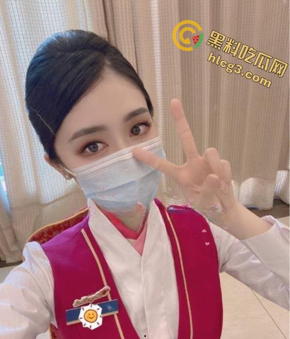 推特极品反差空姐女神『小雨是个大奶骚空姐』下飞机就主动变成金主母狗！无套爆操丝滑美腿！-3