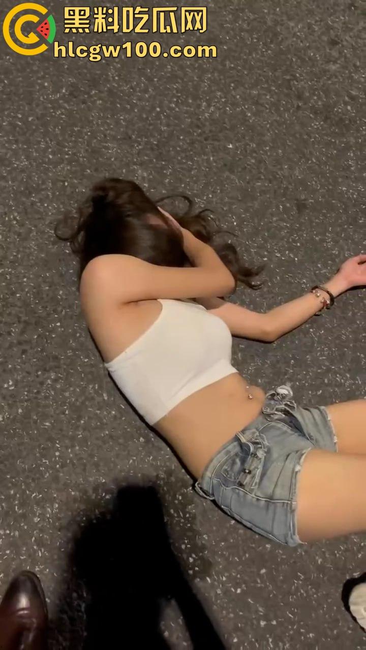 醉酒女人满地喷射,卫生间强暴,流浪汉路边强奸,被捡尸多人轮奸肆意玩弄60V合集-10