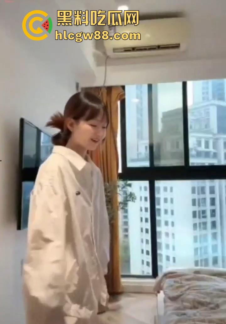 抖音高颜值网红【炒河粉】极品身材性感嫩妹 贫乳长腿可爱诱人 大尺度全裸私拍流出-7