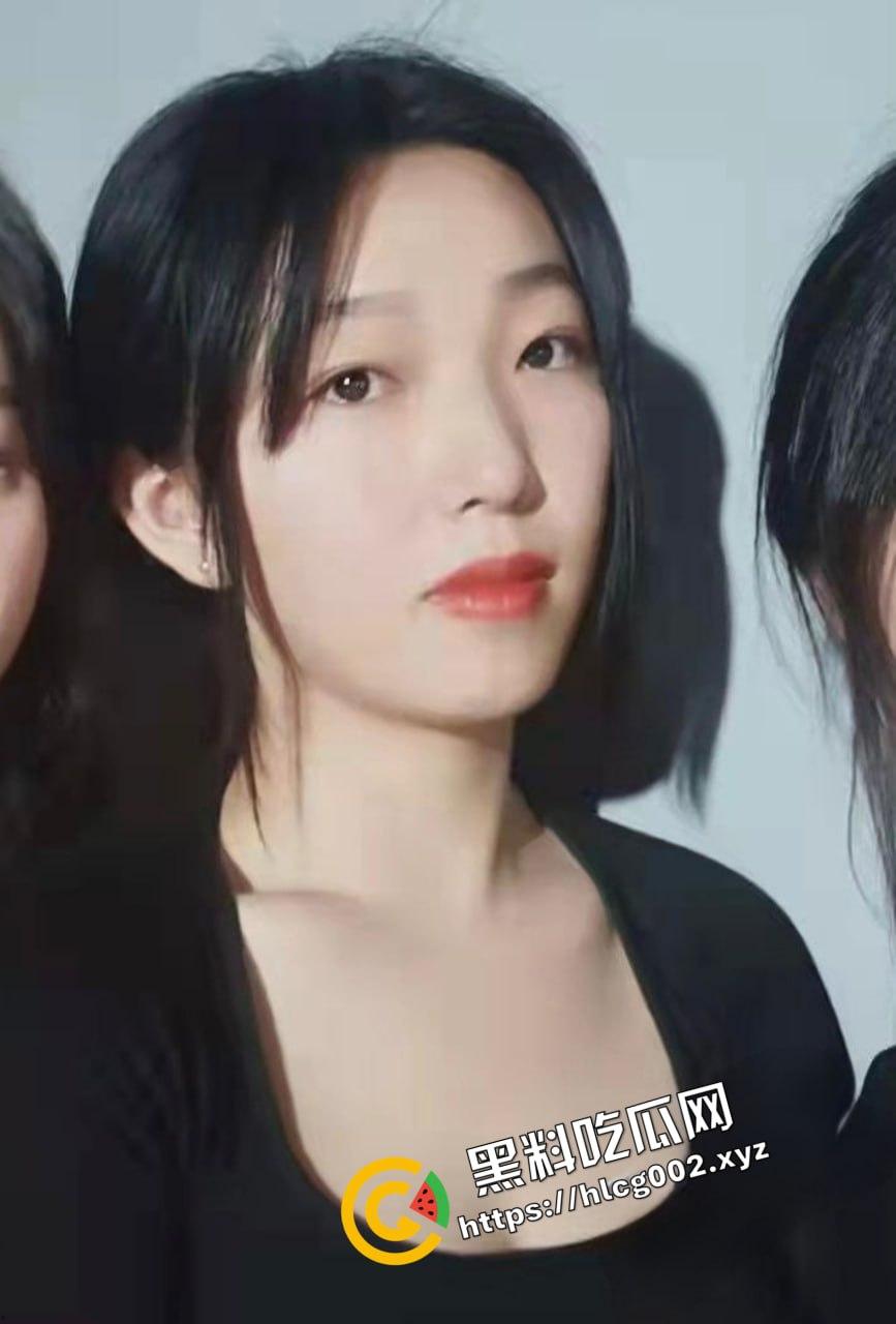 毕业回学校领毕业证 前女友开房勾引我说要打一发毕业炮庆祝一下！-1