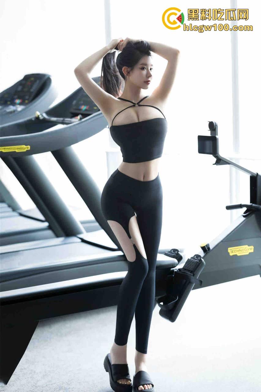 大连外国语大学【赵嘉颖】不雅视频疯传,学妹包臀裙大长腿的反差身份曝光,竟是嗜鸡母狗?-3