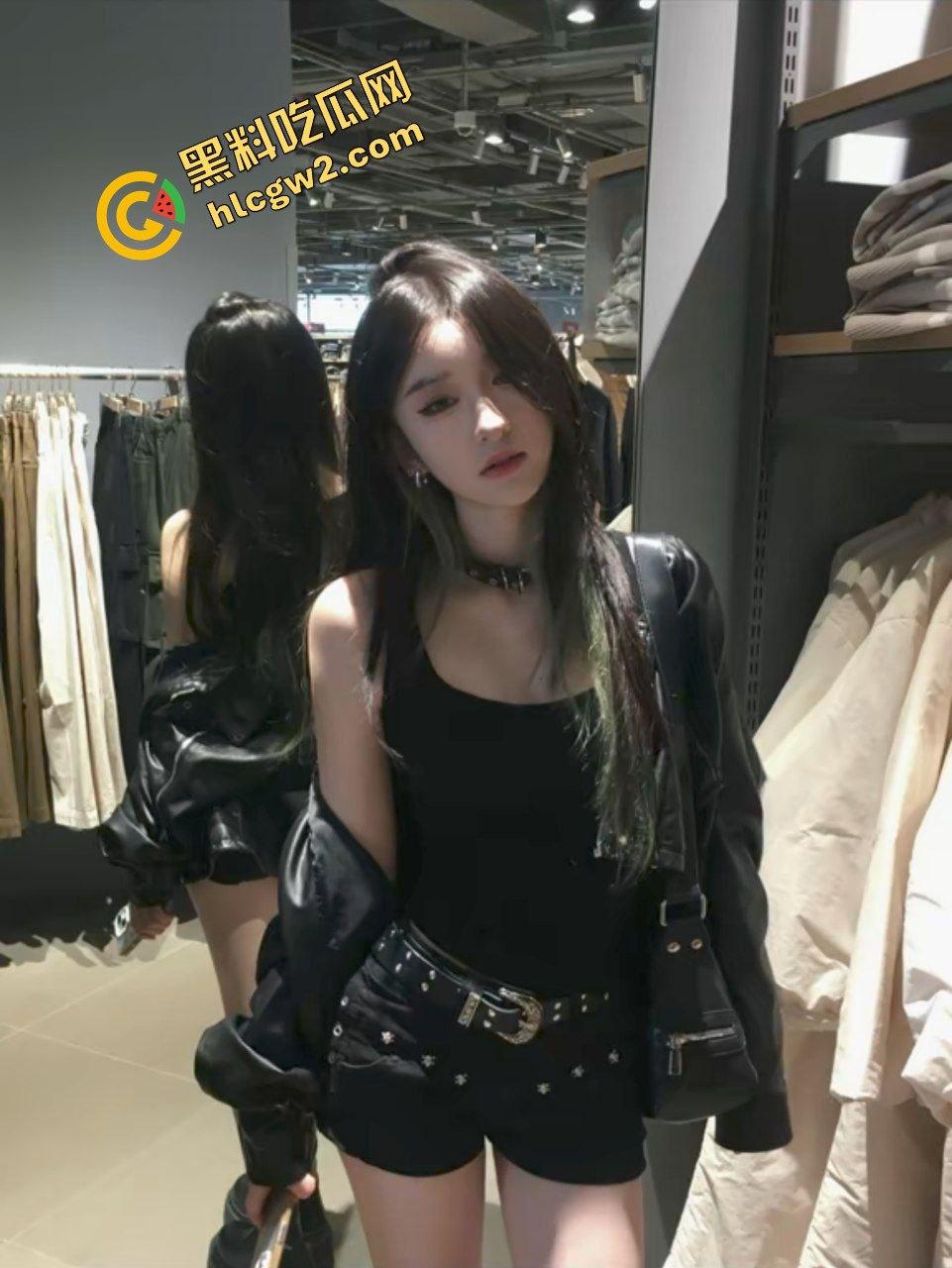 抖音清纯御姐反差骚贱网红『猫鱼酱』酒店与榜一互相口爱 淫荡神情超欠操!独家曝光!-6