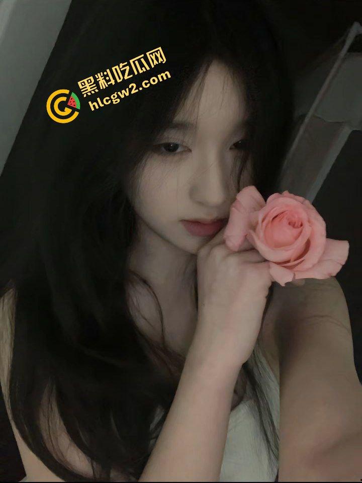 抖音清纯御姐反差骚贱网红『猫鱼酱』酒店与榜一互相口爱 淫荡神情超欠操!独家曝光!-8