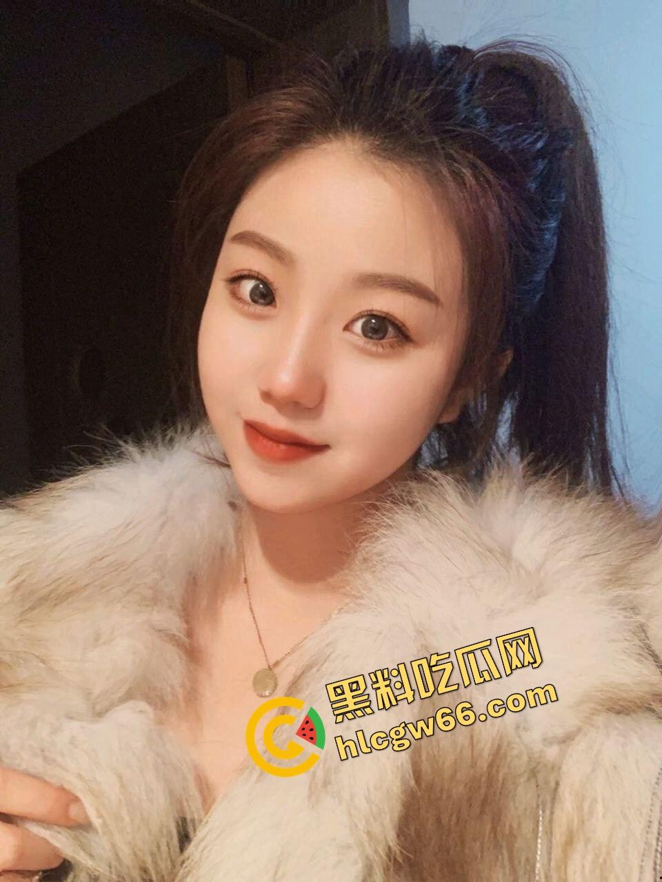 音乐老师嘴巴比喇叭还灵武汉【张小岚】楼道玩口爆,微信附近人撩到的骚货,25岁女老师夜里吞精爽出!-5