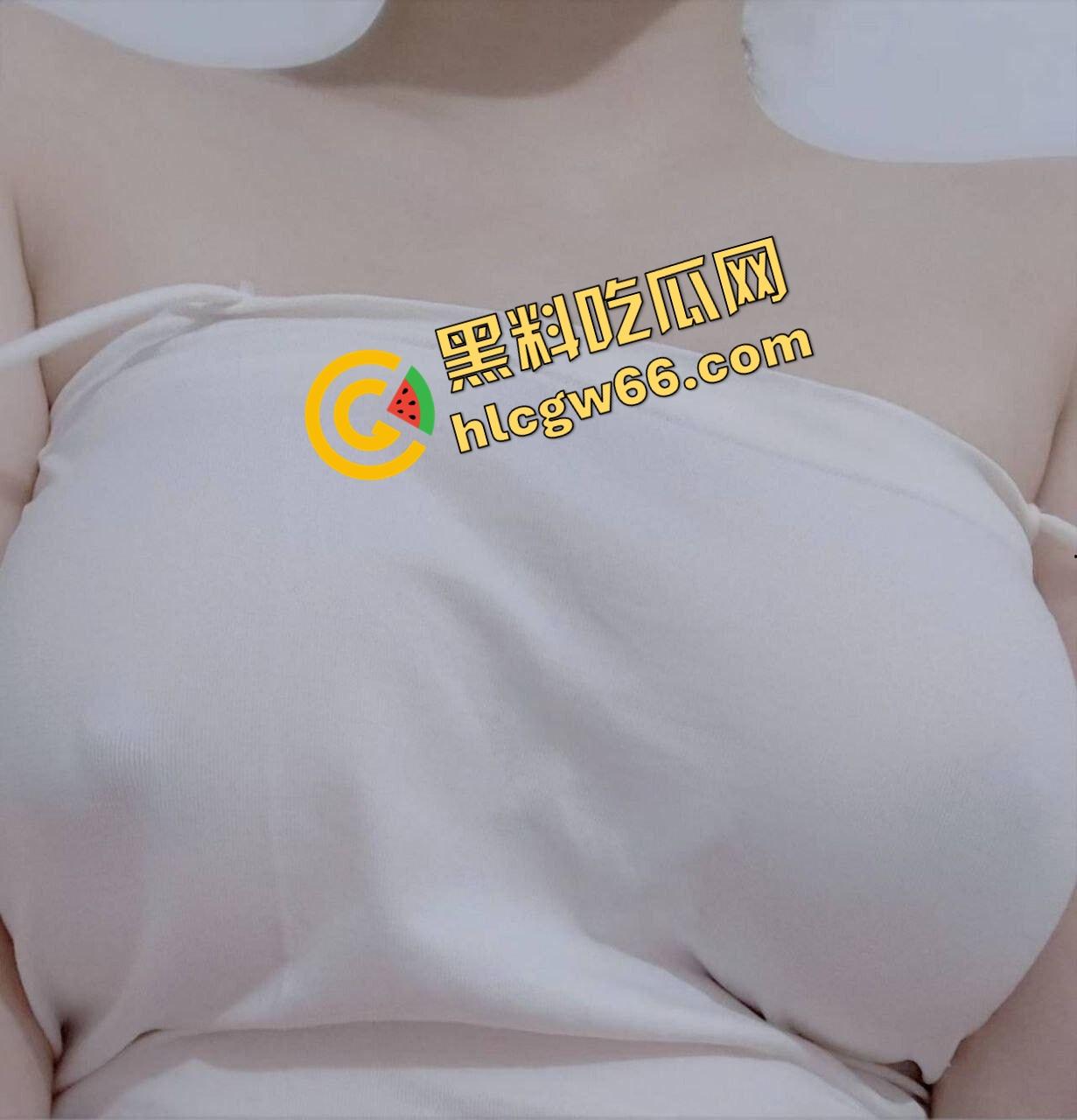 音乐老师嘴巴比喇叭还灵武汉【张小岚】楼道玩口爆,微信附近人撩到的骚货,25岁女老师夜里吞精爽出!-7