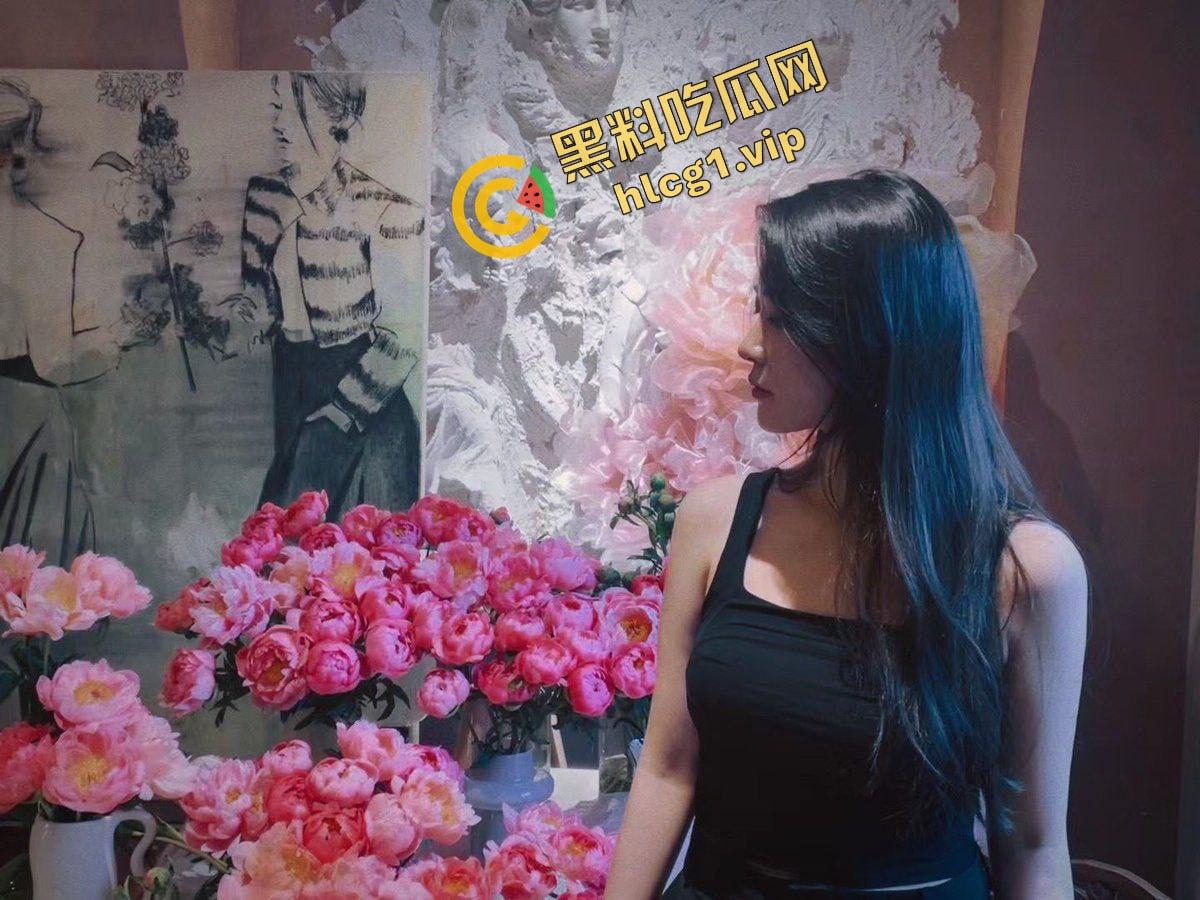 海南琼海人妻反差母狗『江晨』与男友房间后入爆操！骚语淫叫不断！-2