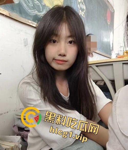 医生偷拍年轻嫩妹王雪检查全程！双腿大开取白带，清纯妹子惨遭曝光！-1