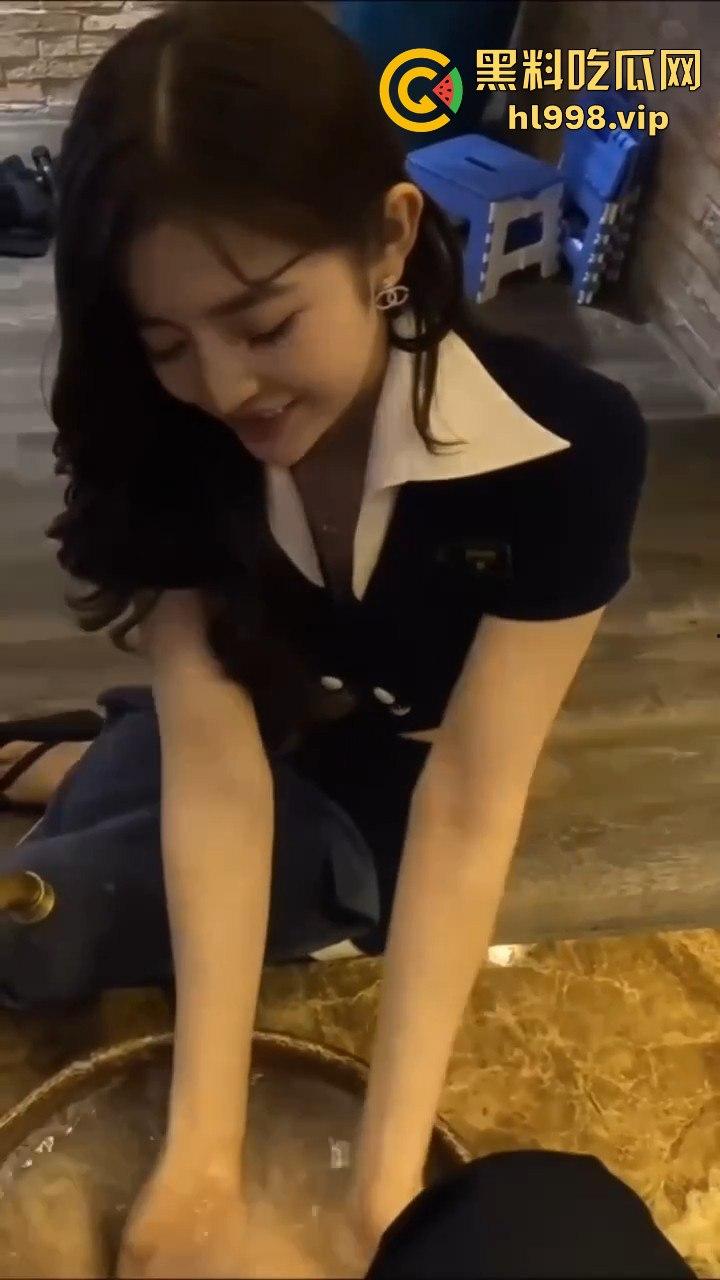 遇到困难泡脚解压，按个摩心情立马飞起！快来报个价你们那边按摩多少钱？-12