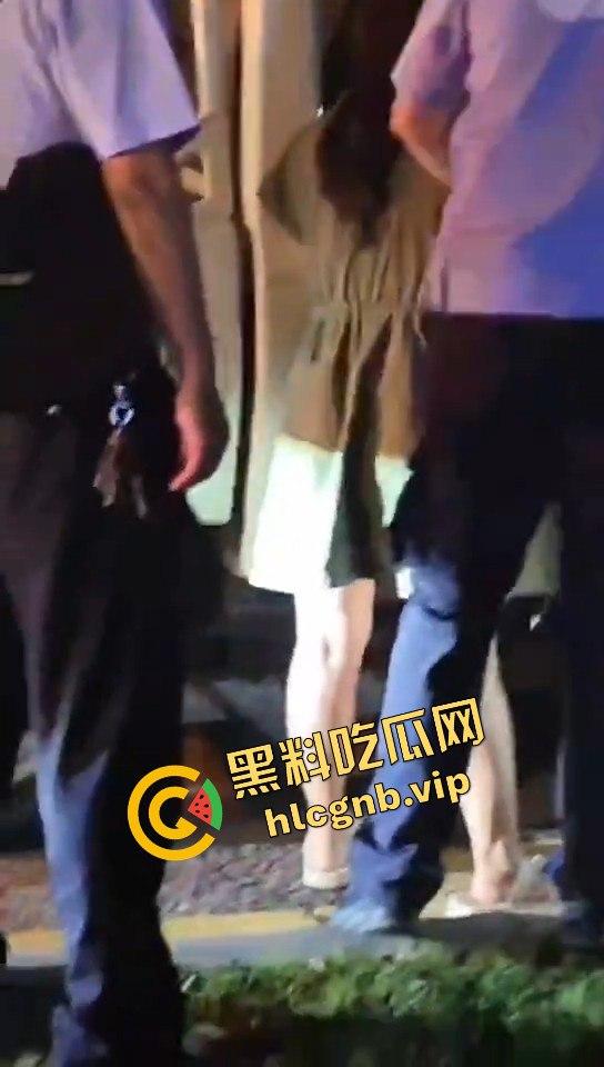 江苏昆山上演家庭伦理剧！弟弟喝酒出车祸，姐姐到场当街教育弟弟！-6