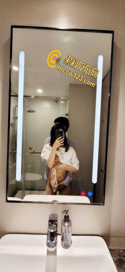 成都清纯女大学生【林书明】，明码标价援交伴游服务，看着风景玩着美人岂不快哉！-6