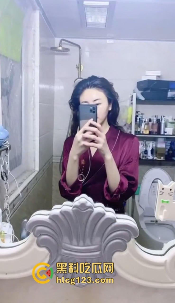 独家报料 录音门又填“新菜”！三只羊【勇哥】为勾搭卢文庆 自拍露点视频遭曝光-9