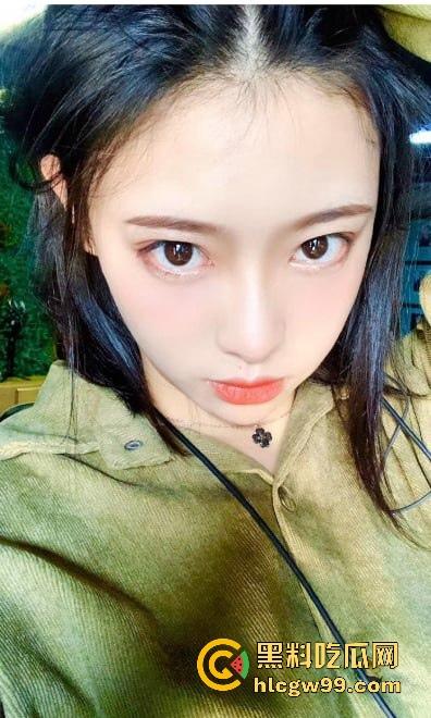 抖音热榜写字女神【十里桃花】定制视频曝光,隐退前的最后绝唱,清纯甜美娇羞大乳,很有撸点!-2